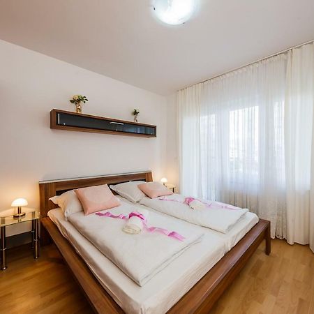 Apartman Lucija Kaštela Eksteriør billede