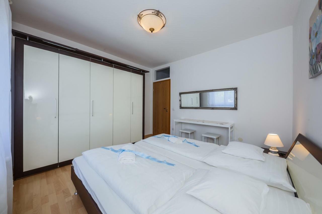 Apartman Lucija Kaštela Eksteriør billede