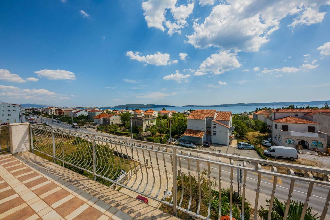Apartman Lucija Kaštela Eksteriør billede