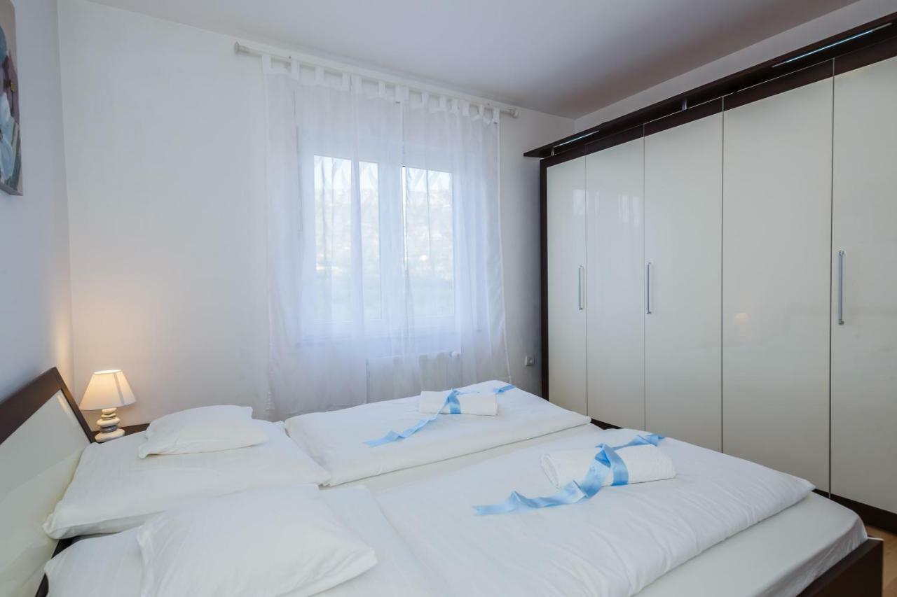 Apartman Lucija Kaštela Eksteriør billede