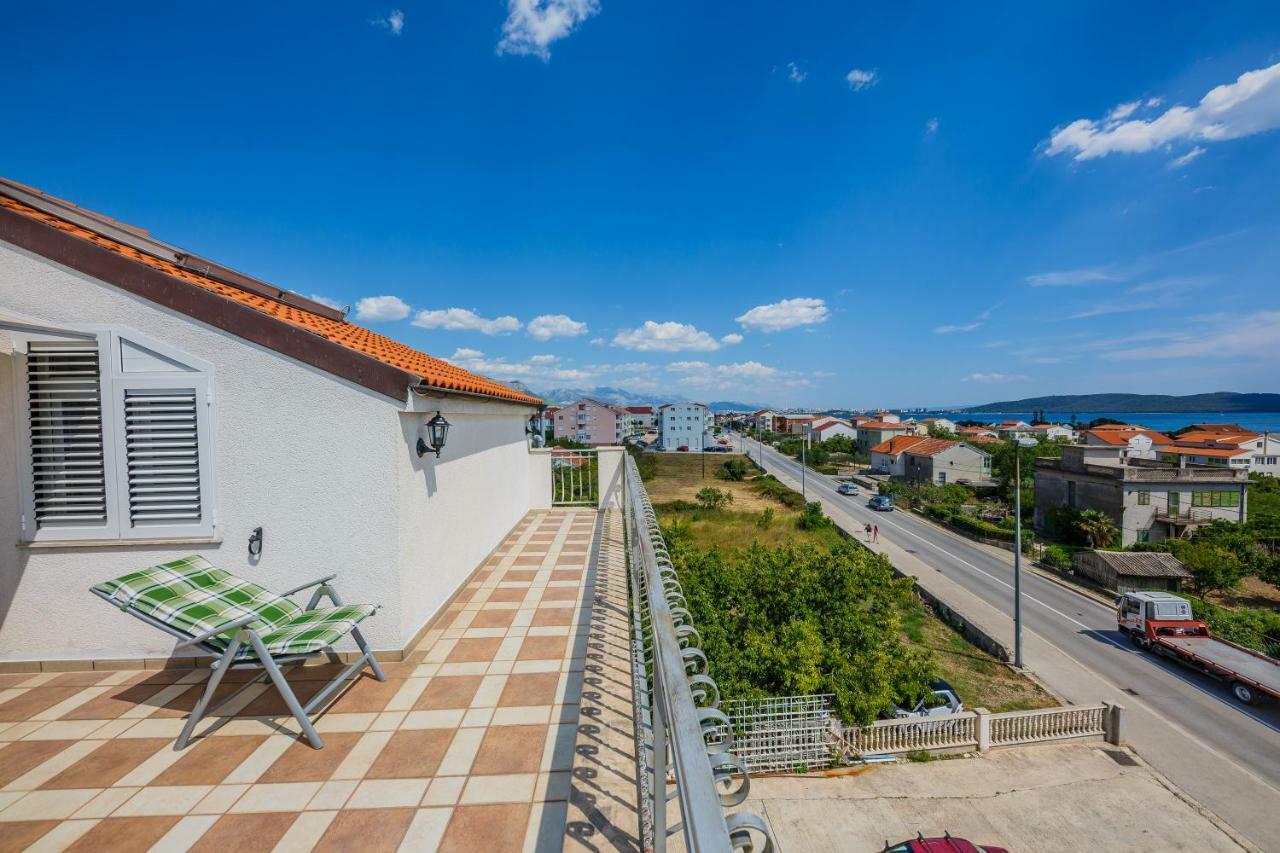 Apartman Lucija Kaštela Eksteriør billede